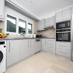 Georgia Apartment, Benitses Corfu Apartamento *