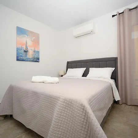 Georgia Apartment, Benitses Corfu アパート ベニテス