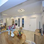 Georgia Apartment, Benitses Corfu * بينيتسيس