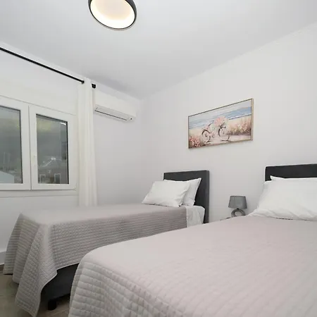 Georgia Apartment, Benitses Corfu شقة *